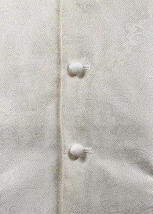 Weste von Set mit Ornamenten in Creme Nahaufnahme